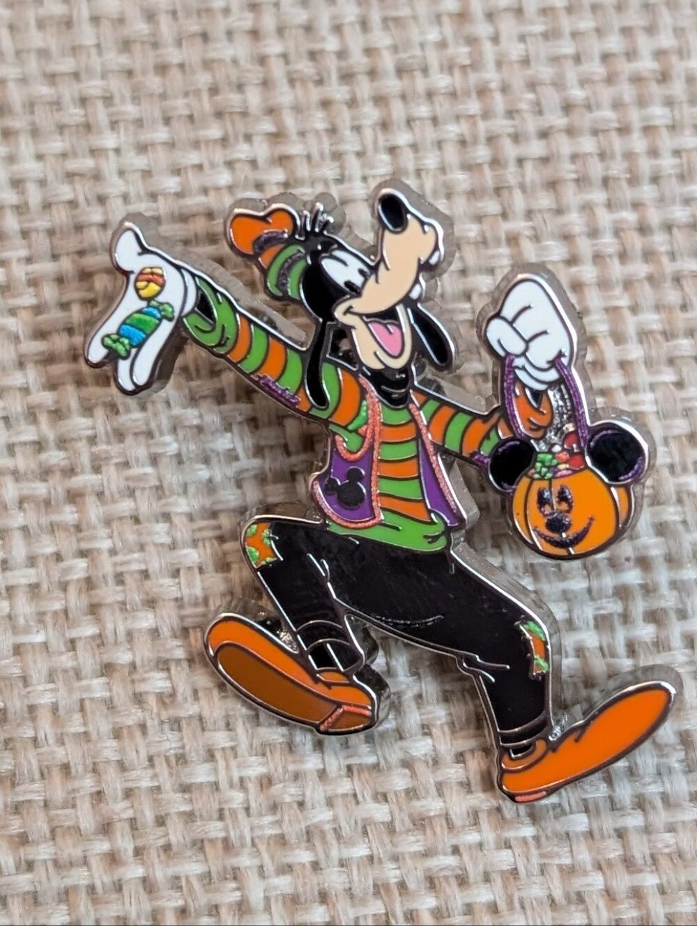 disney pin halloween Goofy costume trick or treat Holidays 2025